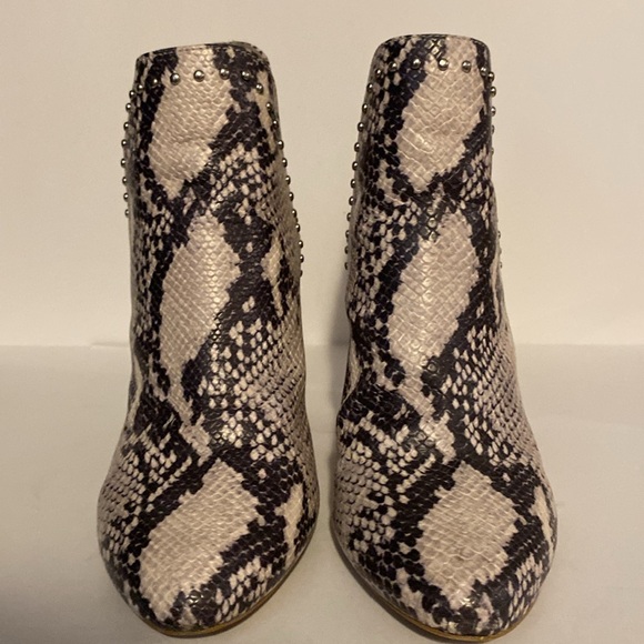 Steve Madden Rockstar Vegan Leather Snake Skin Print Ankle Booties w Chunky Heel - Picture 5 of 9